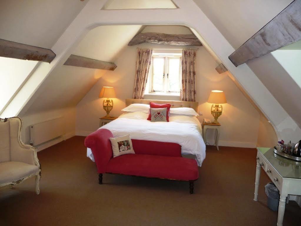 The Swan Inn Swinbrook Burford Εξωτερικό φωτογραφία